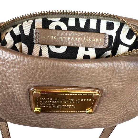MARC JACOBS Classic Q Crossbody in Brown Leather - Picture 11 of 14
